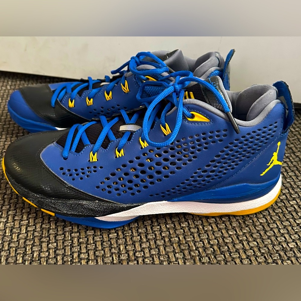 Air Jordan cp3.vII blue and yellow shoes